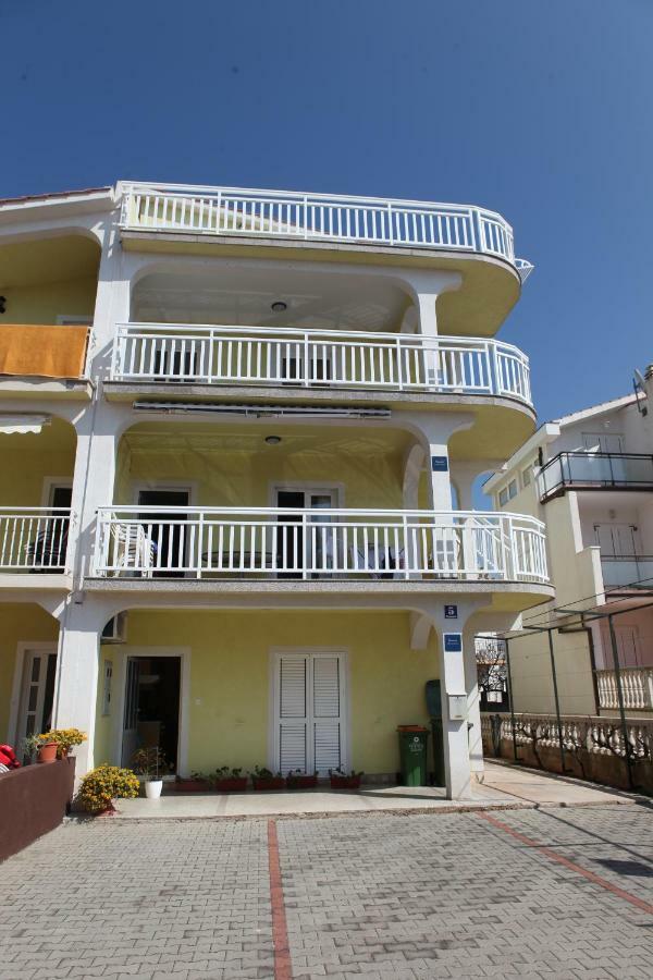 Apartmani Petricevic Водице Экстерьер фото